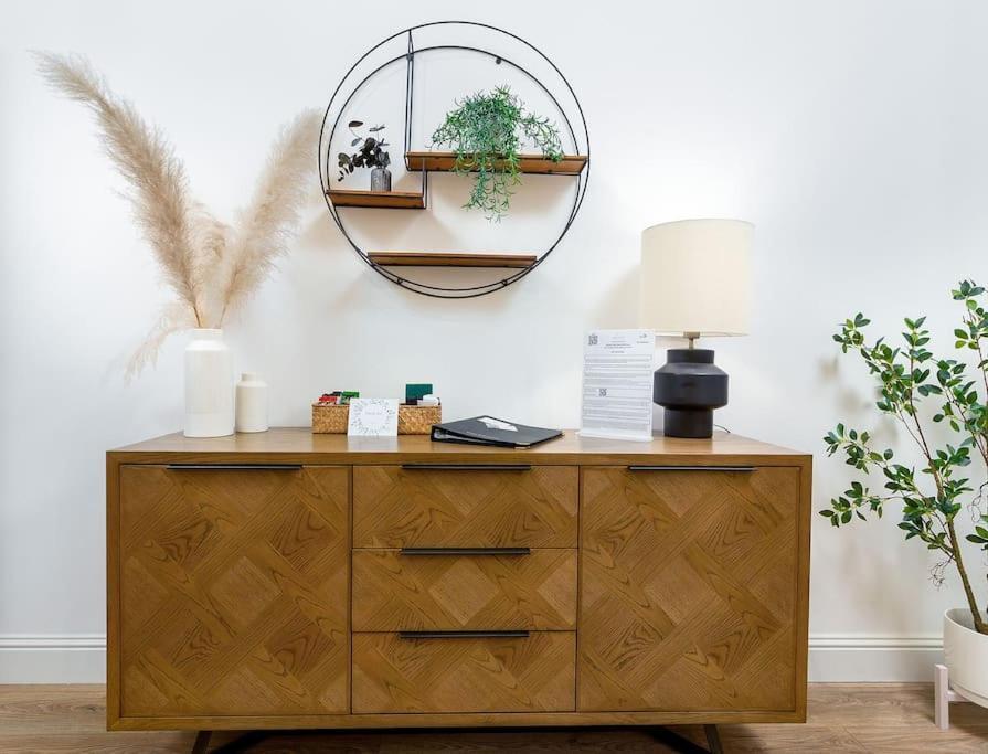 The Stylish 3-Bedroom Maisonette Retreat スターリング エクステリア 写真