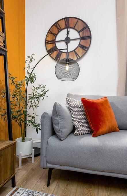 The Stylish 3-Bedroom Maisonette Retreat スターリング エクステリア 写真
