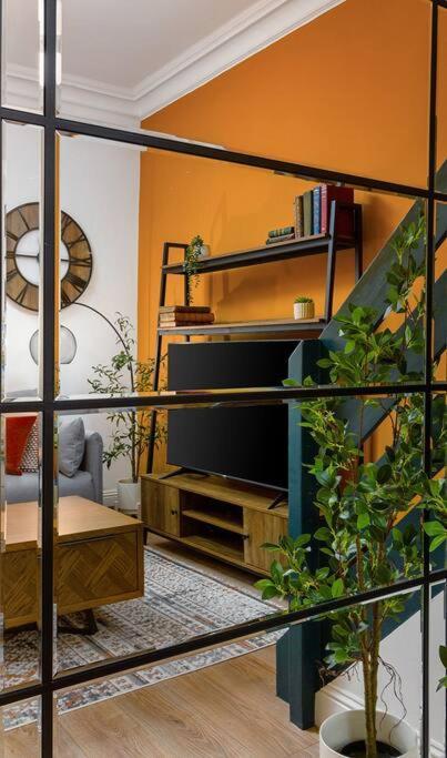 The Stylish 3-Bedroom Maisonette Retreat スターリング エクステリア 写真