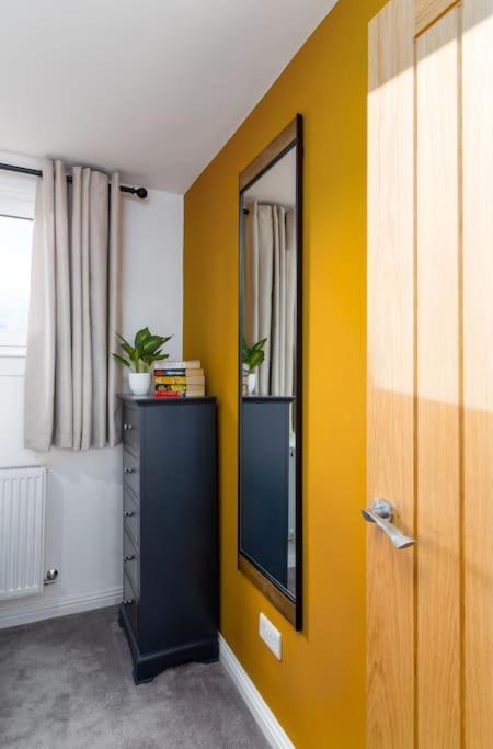 The Stylish 3-Bedroom Maisonette Retreat スターリング エクステリア 写真