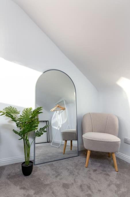 The Stylish 3-Bedroom Maisonette Retreat スターリング エクステリア 写真