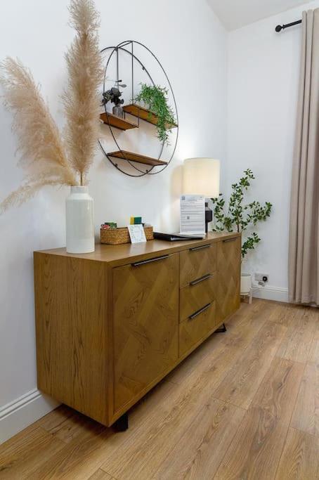 The Stylish 3-Bedroom Maisonette Retreat スターリング エクステリア 写真