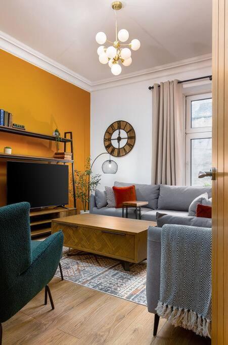 The Stylish 3-Bedroom Maisonette Retreat スターリング エクステリア 写真