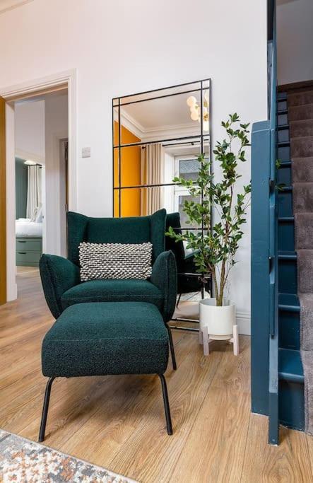 The Stylish 3-Bedroom Maisonette Retreat スターリング エクステリア 写真